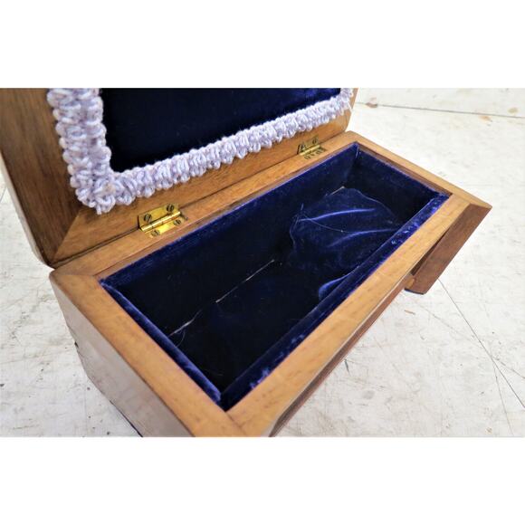 Vintage Jewelry Box Casket - English Mahogany Wood - Picture 3 of 8